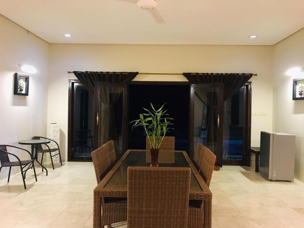 Imaj Private Villas Senggigi Exterior photo