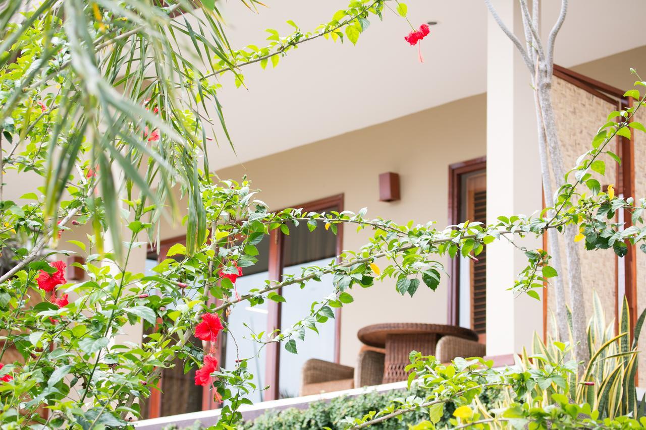 Imaj Private Villas Senggigi Exterior photo